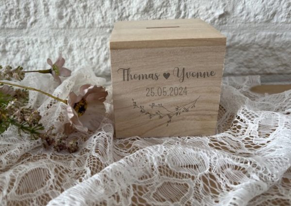 Spaarpot hout naam en trouwdatum ontwerp 1 - Afbeelding 4